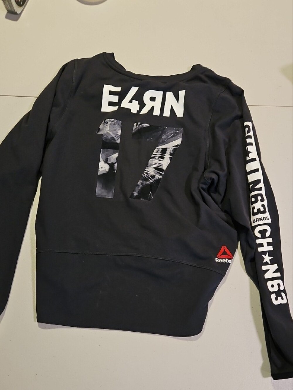 Reebok Black Long-Sleeve Athletic Crewneck 0216